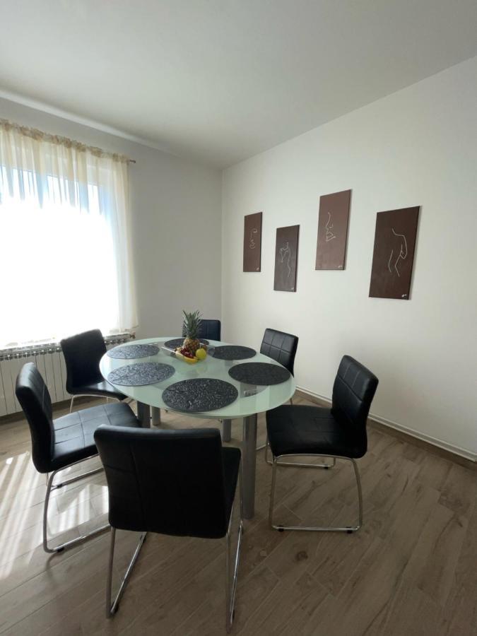 Apartman Varea Liznjan Bagian luar foto