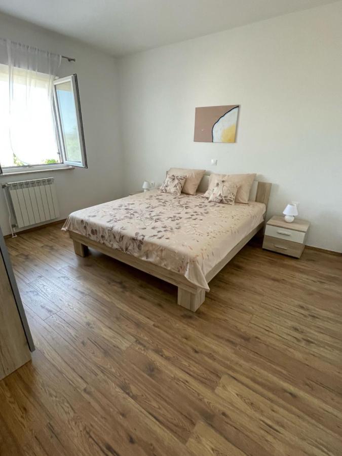 Apartman Varea Liznjan Bagian luar foto