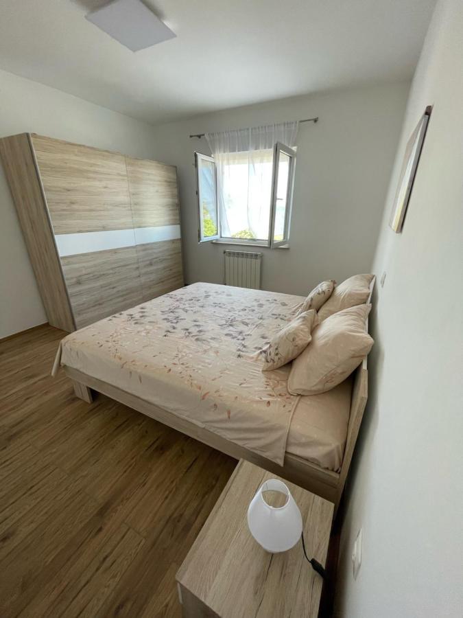Apartman Varea Liznjan Bagian luar foto