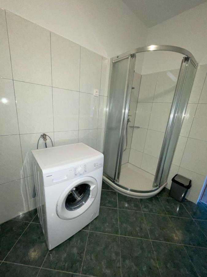 Apartman Varea Liznjan Bagian luar foto