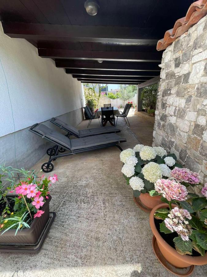 Apartman Varea Liznjan Bagian luar foto